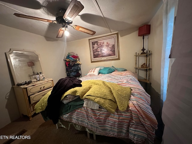 bedroom featuring ceiling fan