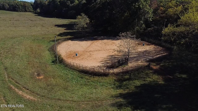 birds eye view of property featuring a rural view