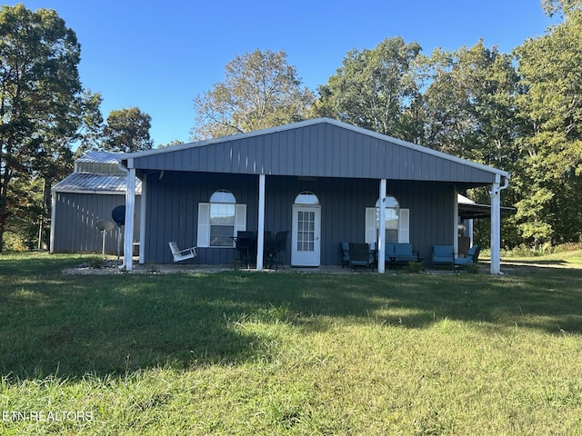 view of front of home with a front yard