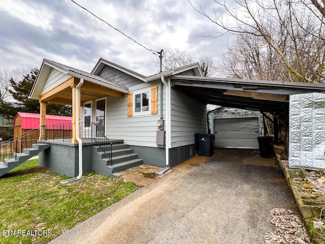 view of front of home featuring a porch