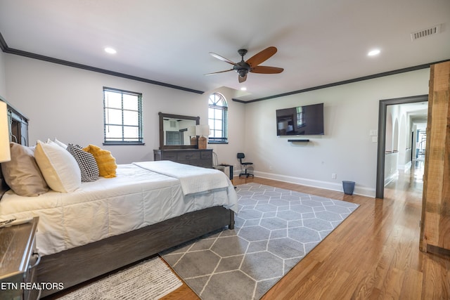 8719 Inlet Dr, Knoxville, TN 37922 - bedroom featuring crown molding, wood finished floors, baseboards, recessed lighting, and a ceiling fan