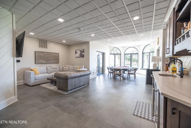 8719 Inlet Dr, Knoxville, TN 37922 - living room featuring baseboards