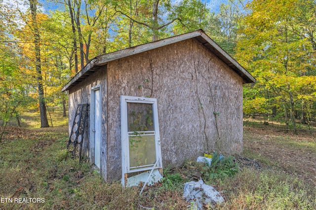 view of outbuilding