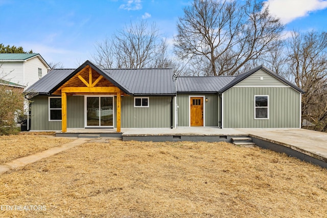 view of front of house with a porch