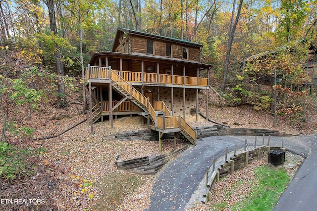 view of front of house featuring a deck