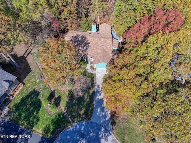 54 Heather Glen Ct, Crossville, TN 38558 - aerial view of property and surrounding area with a heavily wooded area