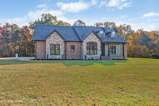 view of front of home featuring a front lawn