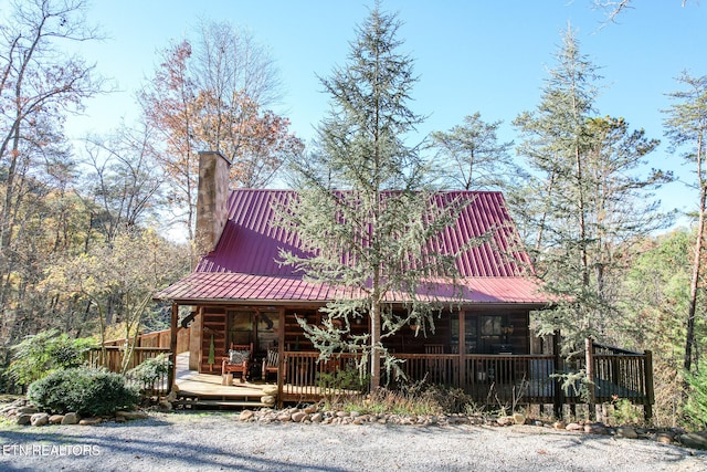 view of front facade featuring a deck