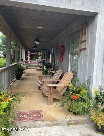 view of patio / terrace with covered porch