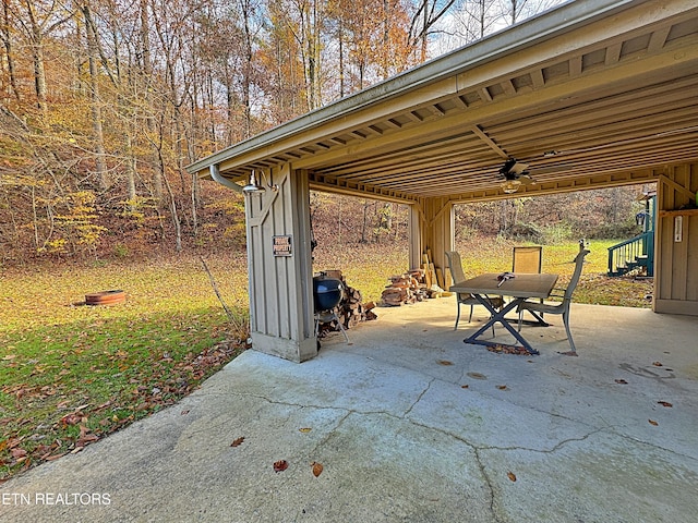 view of patio with ceiling fan