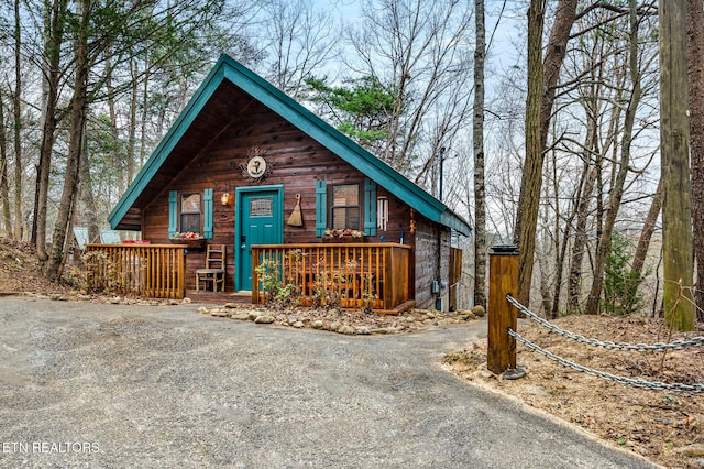 view of front of house featuring a porch