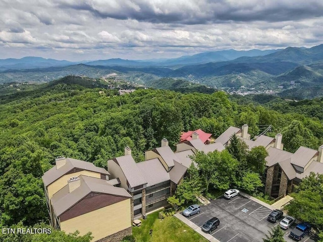 bird's eye view featuring a mountain view