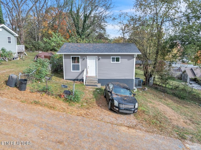 208 Collins St, Loudon, TN 37774 - view of front of house featuring cooling unit