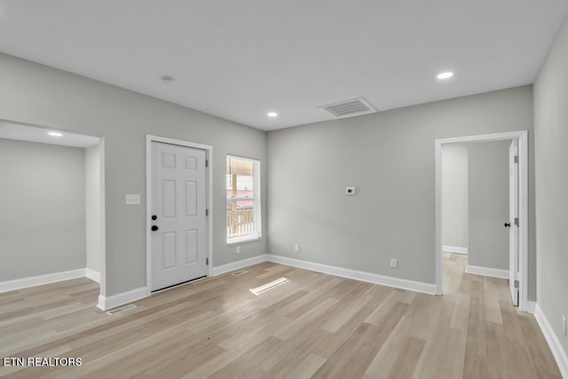 208 Collins St, Loudon, TN 37774 - entrance foyer with light hardwood / wood-style floors