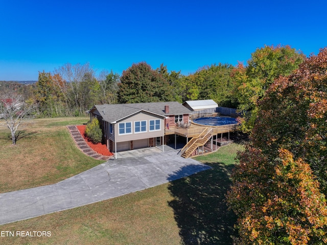 view of front of property with a front yard