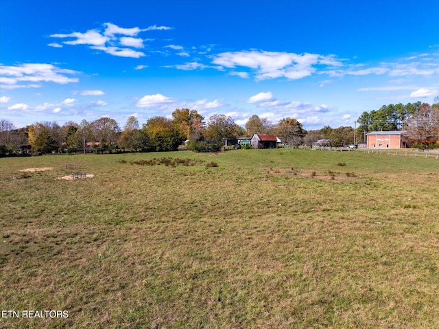 view of yard featuring a rural view