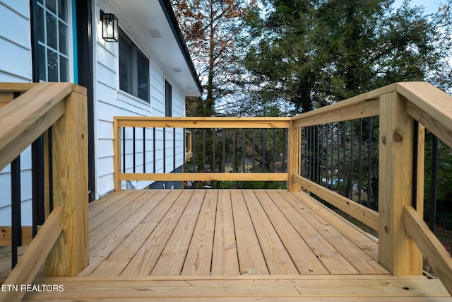 304 Firestone Rd, Oak Ridge, TN 37830 - view of wooden terrace