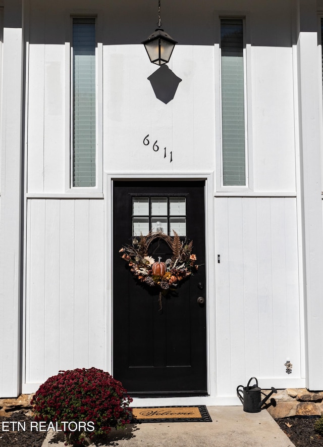 view of property entrance