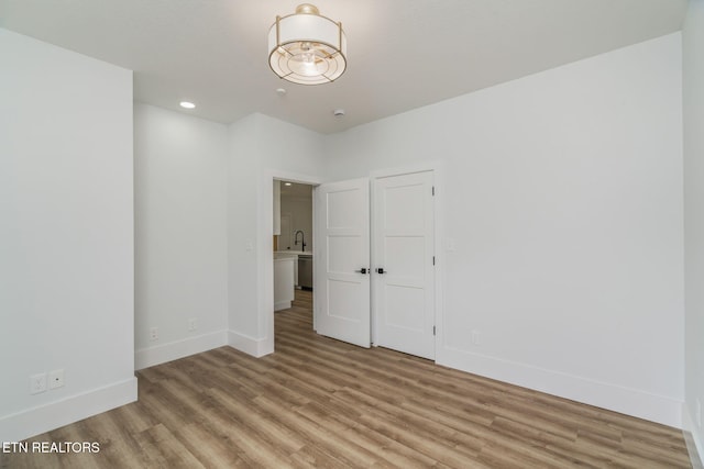 2210 Hickory Crest Ln, Knoxville, TN 37932 - empty room featuring baseboards, light wood-type flooring, and recessed lighting