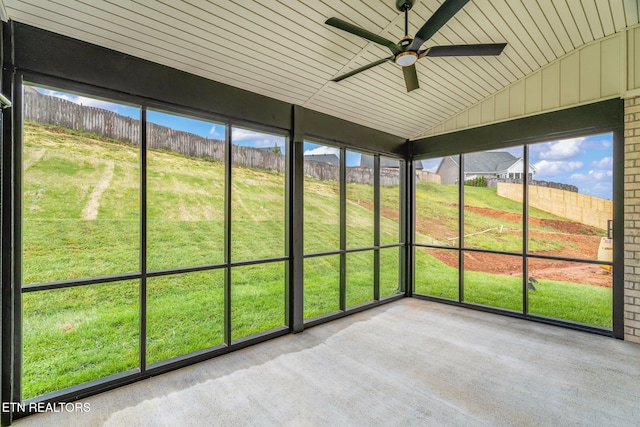 2210 Hickory Crest Ln, Knoxville, TN 37932 - unfurnished sunroom featuring a ceiling fan, plenty of natural light, and vaulted ceiling