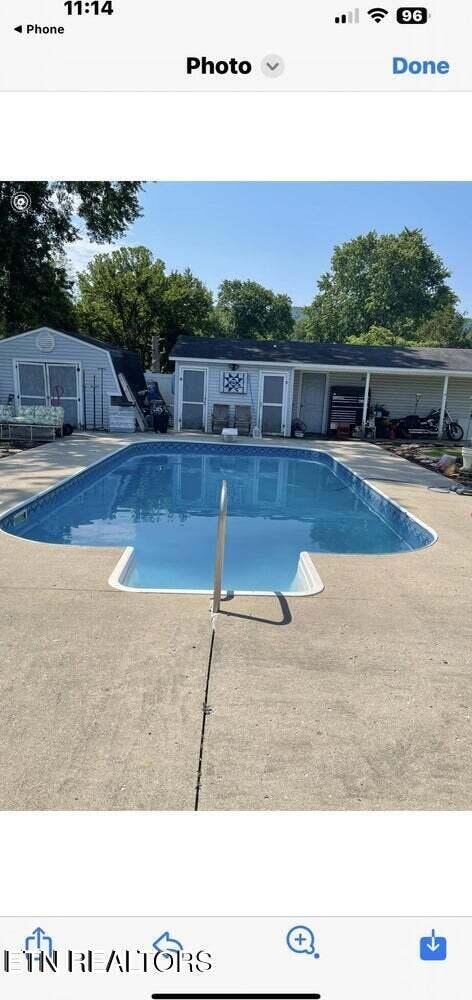 1315 Winchester Ave, Middlesboro, KY 40965 - view of swimming pool