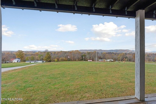 view of yard with a mountain view