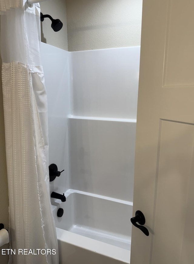 139 Pool Rd, Lafollette, TN 37766 - bathroom featuring shower / tub combo