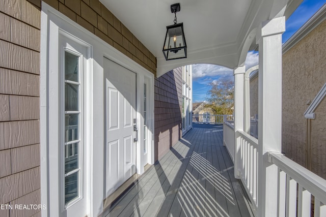 balcony featuring covered porch