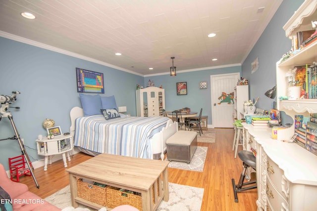 bedroom with baseboards, ornamental molding, recessed lighting, and light wood-style floors