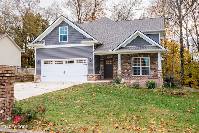 craftsman house featuring a front yard