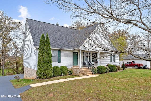 view of front of property with a front yard