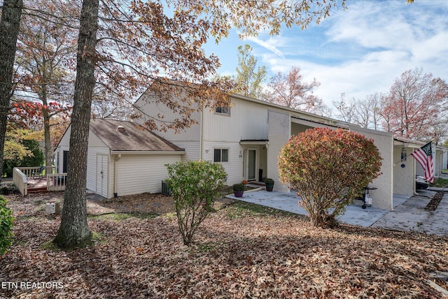 view of front of house featuring a patio area