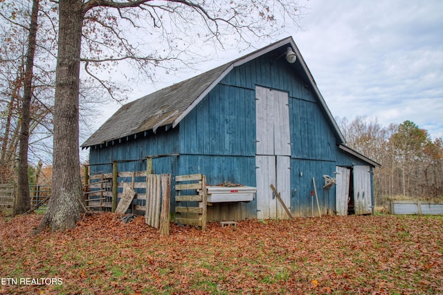 view of outbuilding