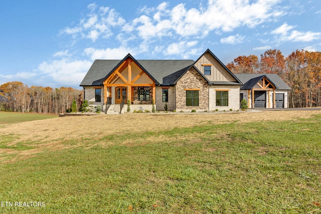 view of front of property featuring a front yard