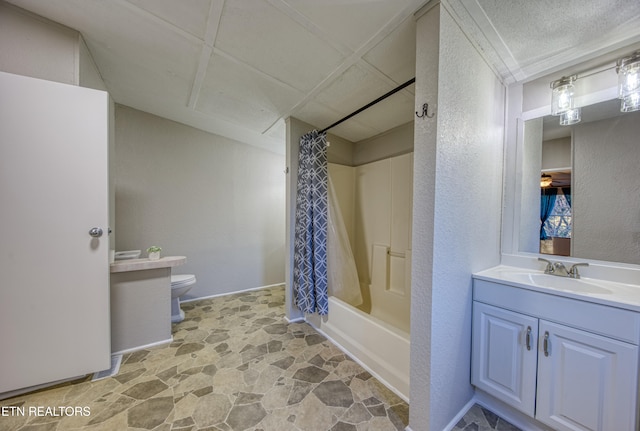 full bathroom with shower / bath combination with curtain, vanity, and toilet