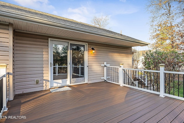 122 Windsor Rd, Crossville, TN 38558 - view of deck