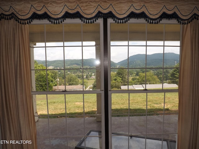 details featuring a mountain view