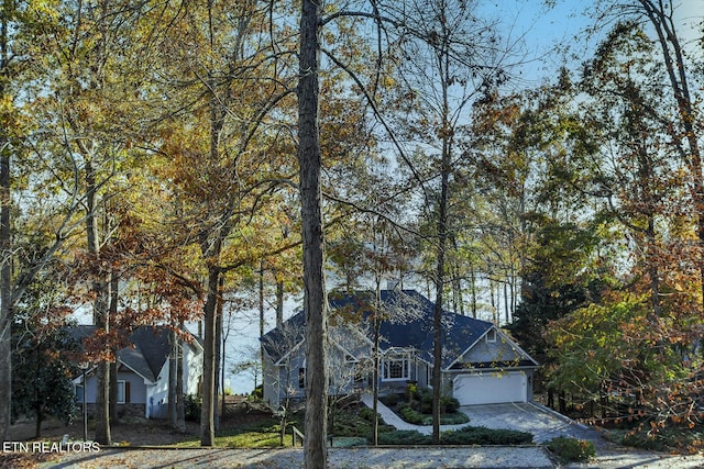 view of front of property featuring a garage