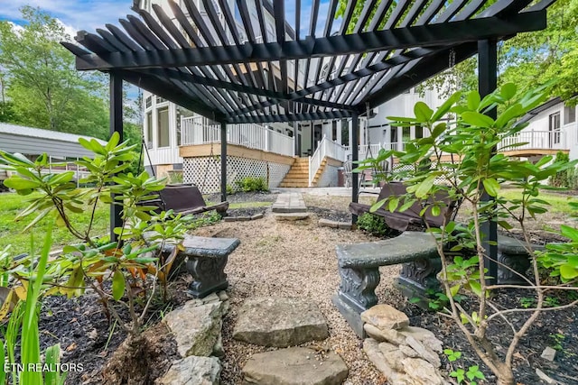 view of yard featuring a pergola