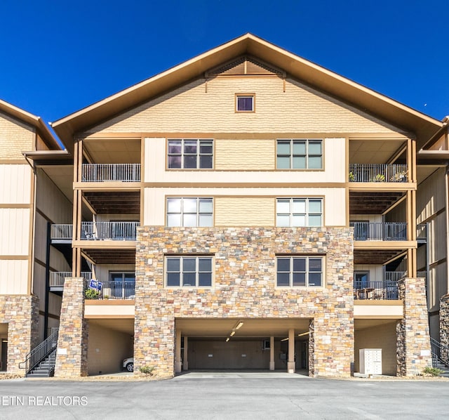224 Maggie Mack Ln Unit 302, Sevierville, TN 37862 - photo 2