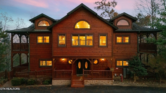 view of front facade with covered porch