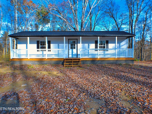 view of front facade with covered porch