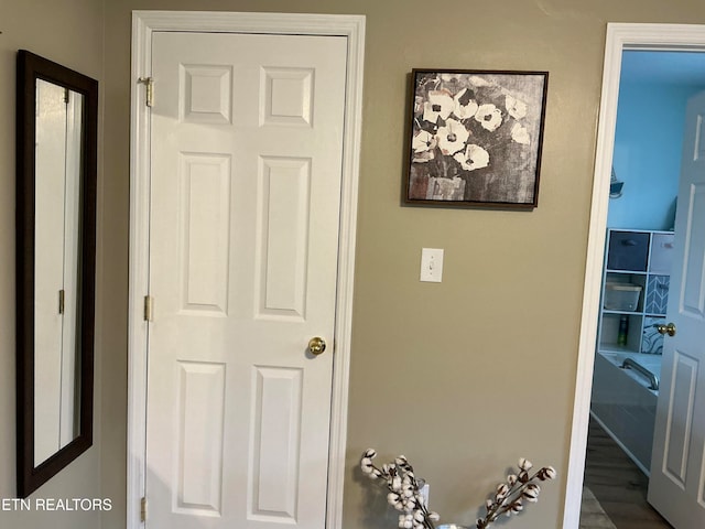 room details featuring hardwood / wood-style floors