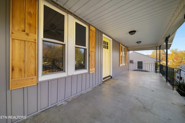 view of patio / terrace with covered porch