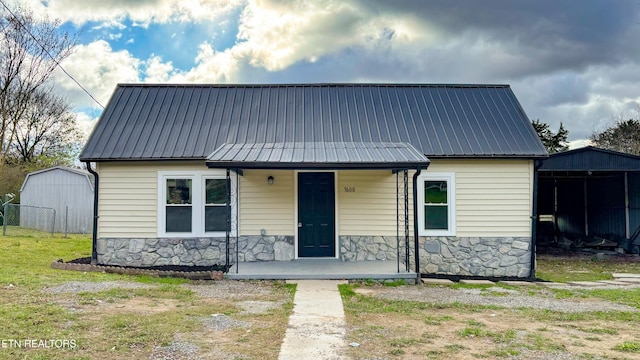 bungalow with a porch