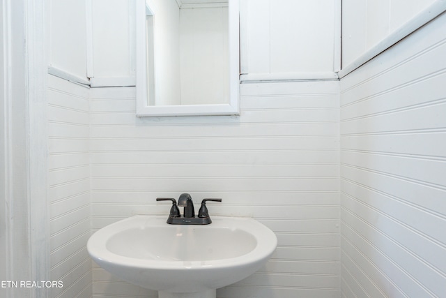 bathroom with sink