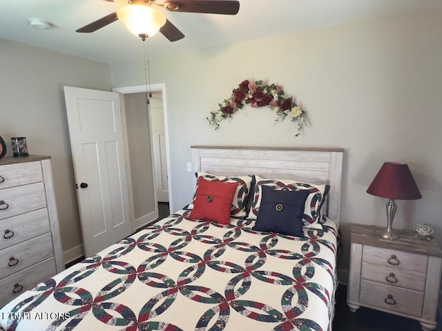 bedroom with ceiling fan