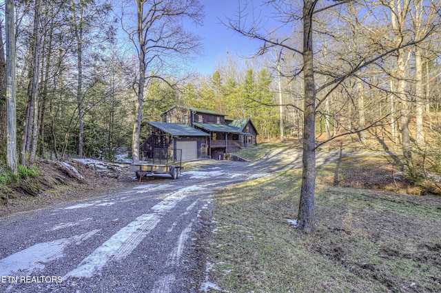 view of front facade featuring a garage