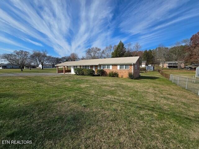 view of front of house with a front yard