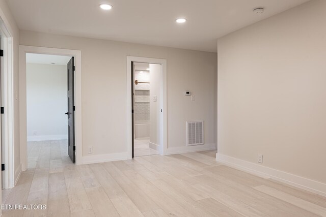 12000 S Fox Den Dr, Knoxville, TN 37934 - unfurnished room featuring light wood finished floors, recessed lighting, and a smoke detector